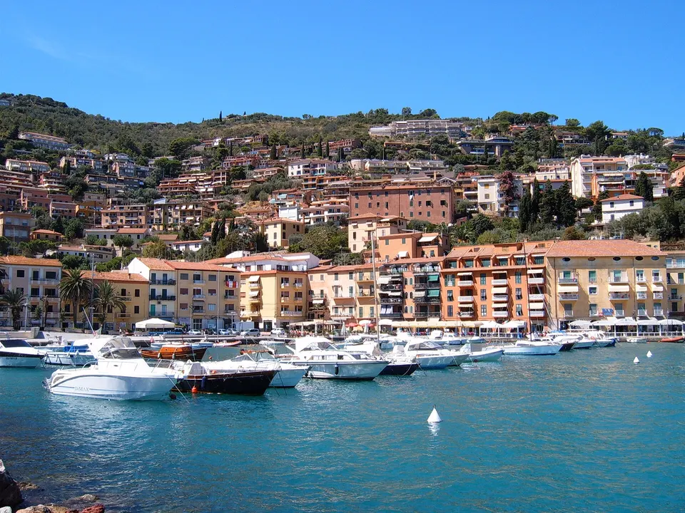 Argentario, sgominata rete di spaccio: due arresti tra Orbetello e Porto Santo Stefano