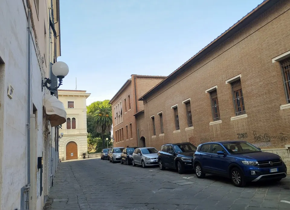 Grosseto, l'assessore Fabrizio Rossi firma la raccolta firme Confesercenti per il commercio