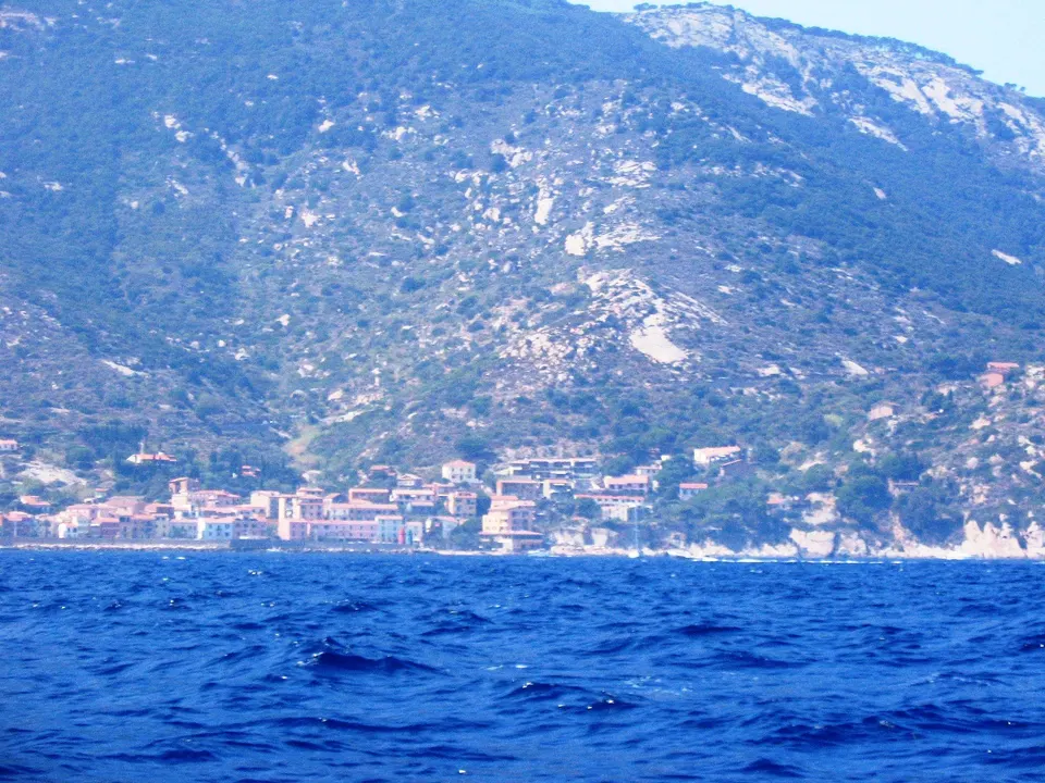 Isola del Giglio, ex consiglieri chiedono al commissario tempi certi sul Piano Operativo