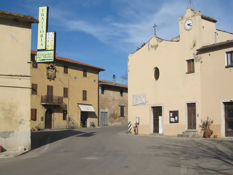 Valpiana, allevatrice ferita a un orecchio nell'assalto di lupi ai cani da guardiania
