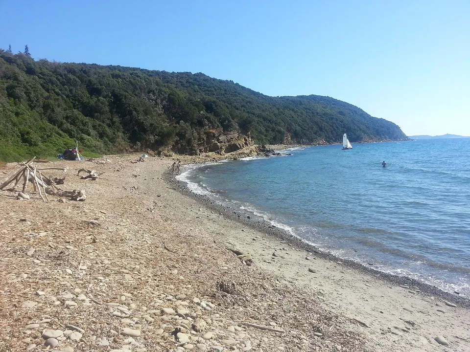 Cala Civette e le calette tra Punta Ala e Cala Martina: guida agli accessi