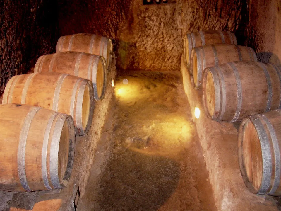 Bianco di Pitigliano DOC: il vino del tufo e le cantine dove assaggiarlo