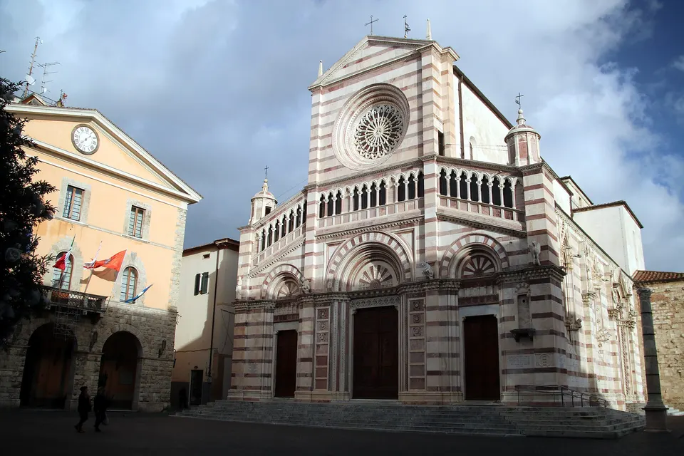 Duomo di Grosseto: storia e visita alla Cattedrale di San Lorenzo