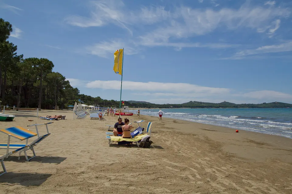 Bandiere Blu in Maremma: i comuni premiati e cosa significa per chi va al mare