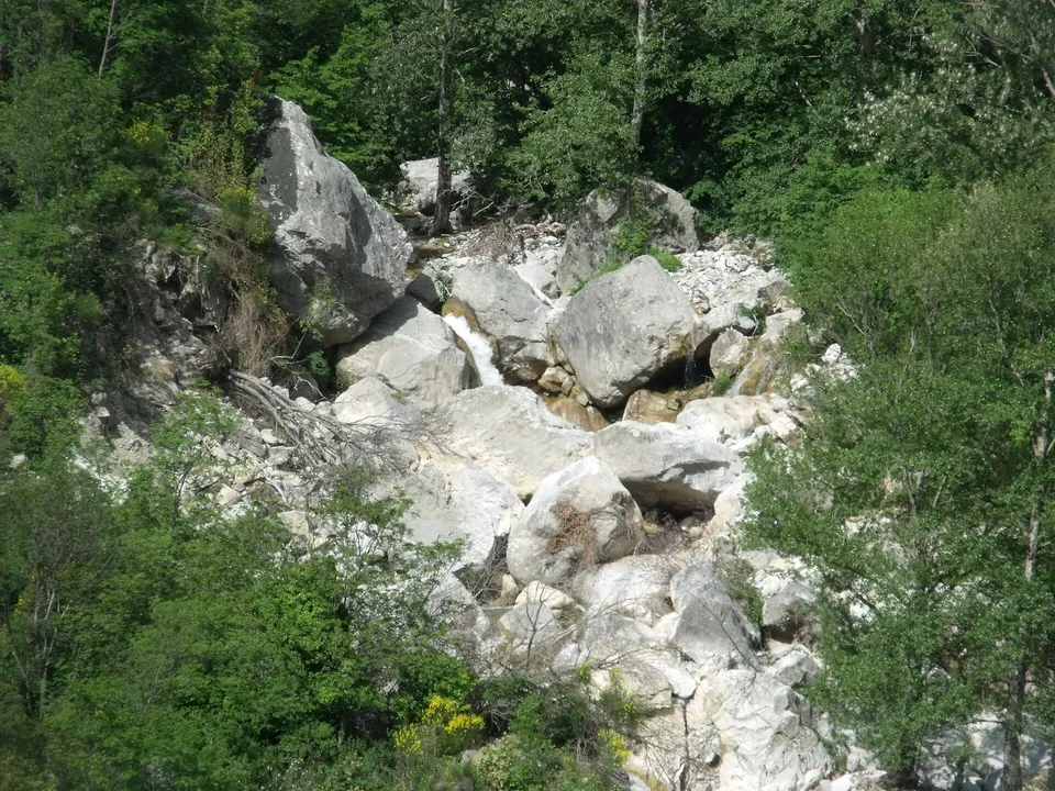 Riserva Naturale Bosco dei Rocconi: gole dell'Albegna e sentieri tra Roccalbegna e Semproniano