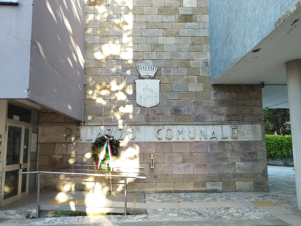 Follonica, Maria Elena Paganone va in pensione dopo 38 anni al Comune