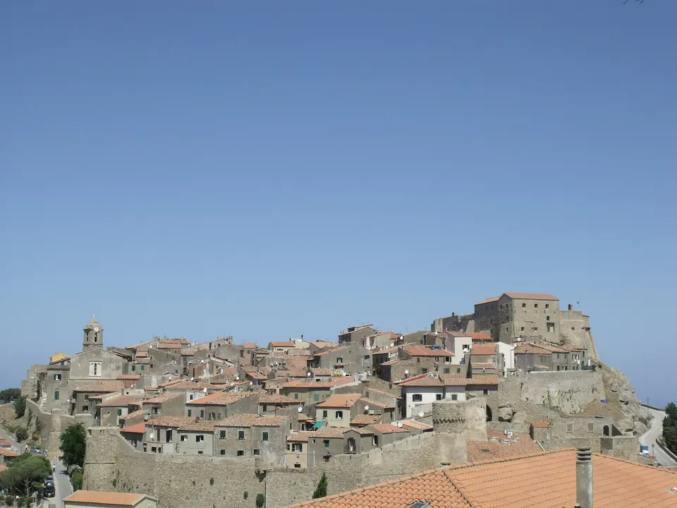 Isola del Giglio: cosa vedere tra Giglio Castello, Giglio Porto e Giglio Campese