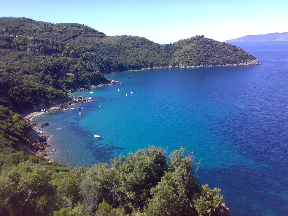 Cala Grande e Cala Piccola all'Argentario: come arrivare e sentieri di accesso