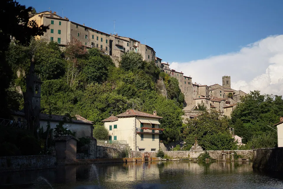 Acqua di Santa Fiora: guida alle fonti storiche del paese sull'Amiata