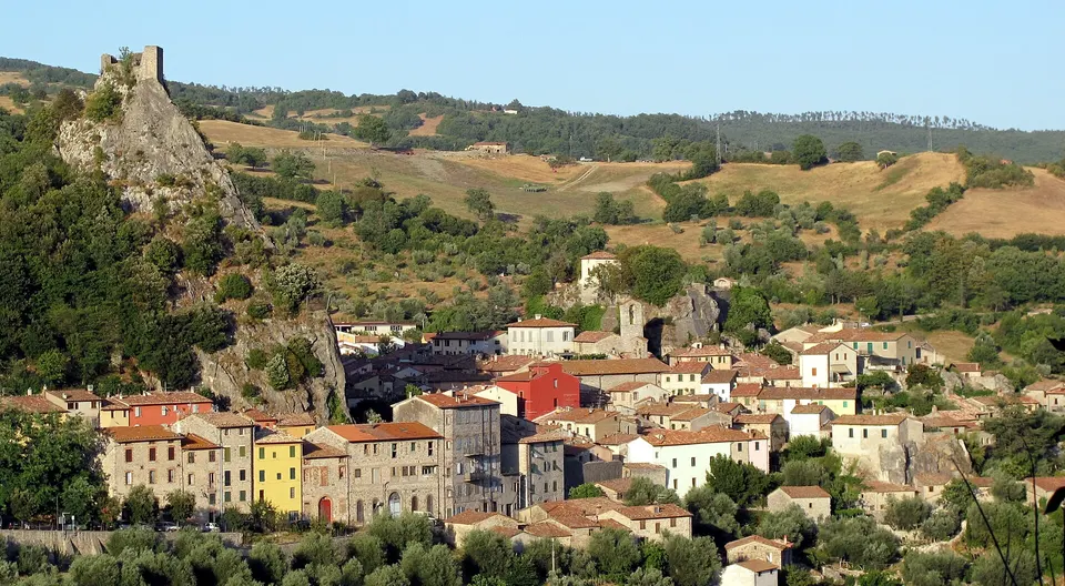 Rocca di Roccalbegna: storia della fortezza aldobrandesca e del Cassero Senese