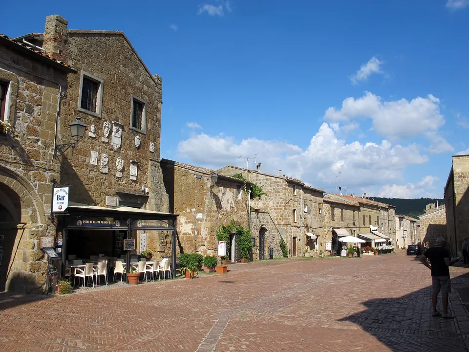 Cosa vedere a Sovana: la cattedrale, il Palazzo Pretorio e il borgo medievale