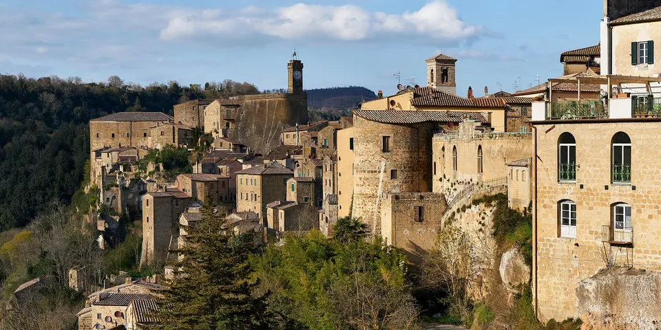 Sorano, la minoranza: «Piano strutturale scaduto, blocco per l'edilizia»