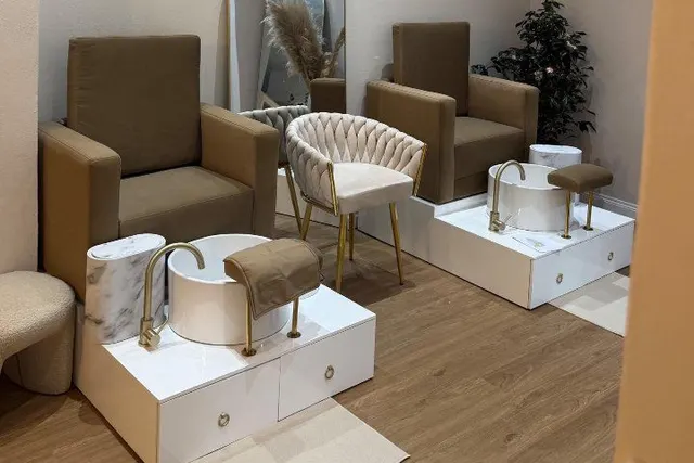 Le poltrone per la pedicure di Maison Angelina