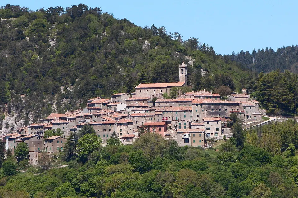 Gerfalco, le Giornate FAI aprono la miniera di calcite nera di Poggio Muti