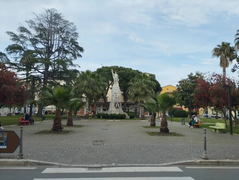 Follonica, il Centrocolor chiude dopo 45 anni: resta solo la quadreria