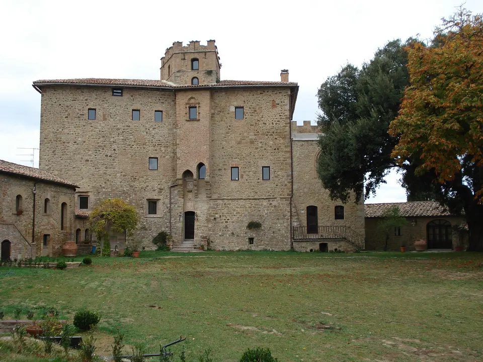 Cinigiano e le sue frazioni collinari: itinerario tra Porrona e Monticello Amiata