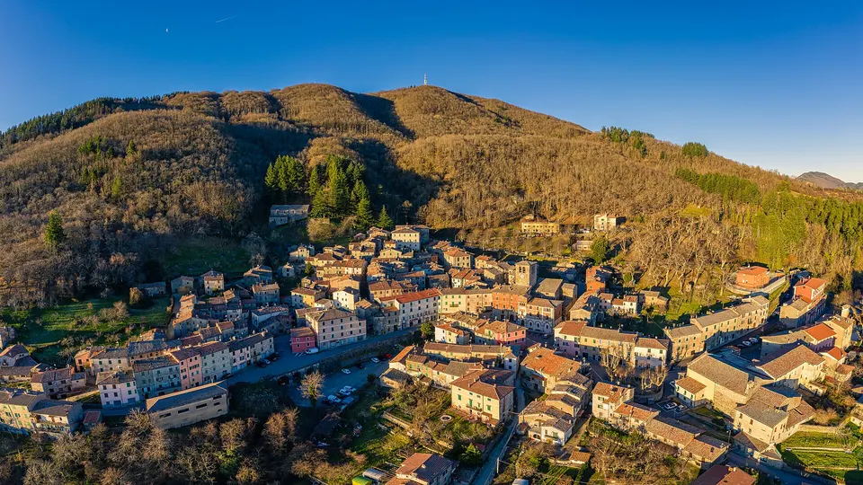 Colline Metallifere in autunno: cinque borghi da scoprire tra Montieri, Gerfalco e Travale