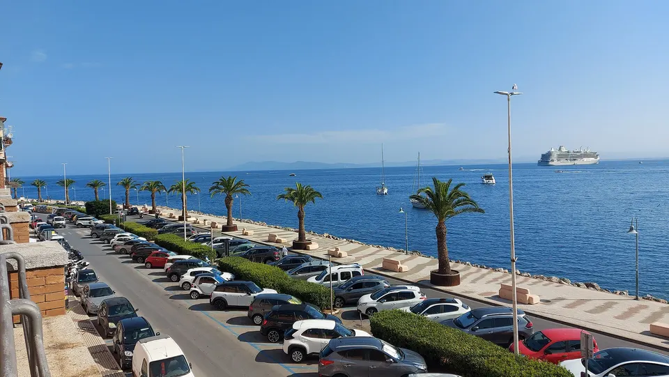 Lungomare dei Navigatori disegnato da Giorgetto Giugiaro