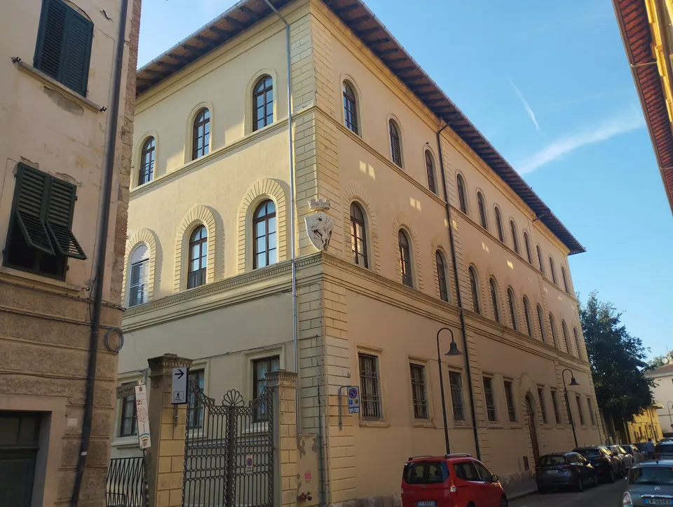 Palazzo della scuola elementare Gino Tombari a Grosseto