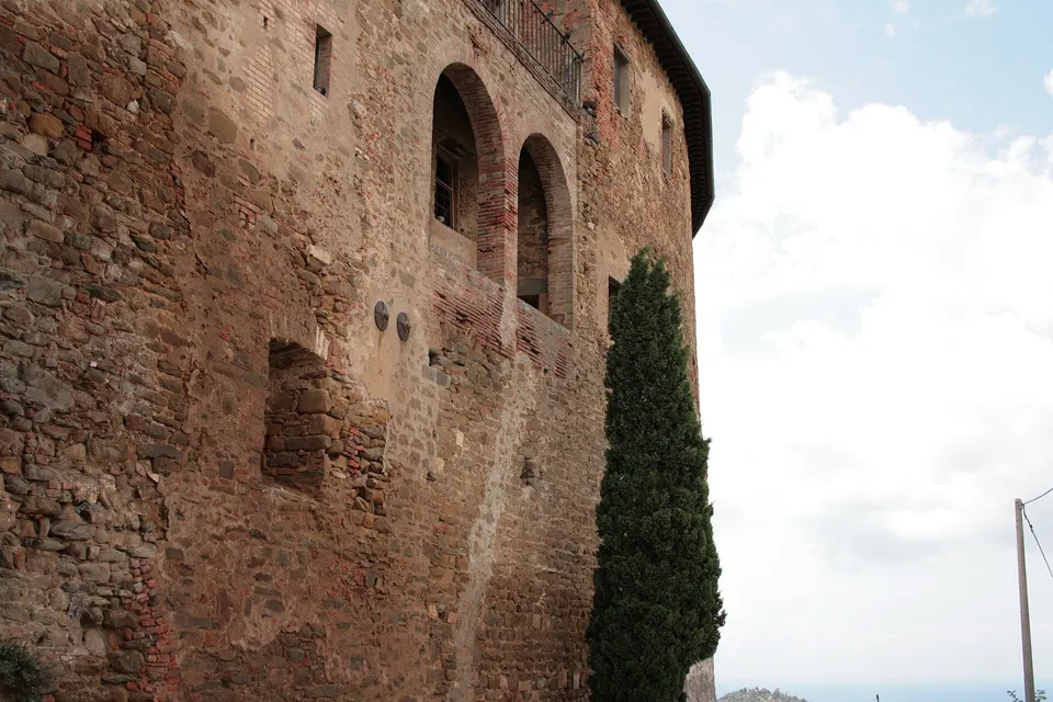 Rocca aldobrandesca (Scarlino)