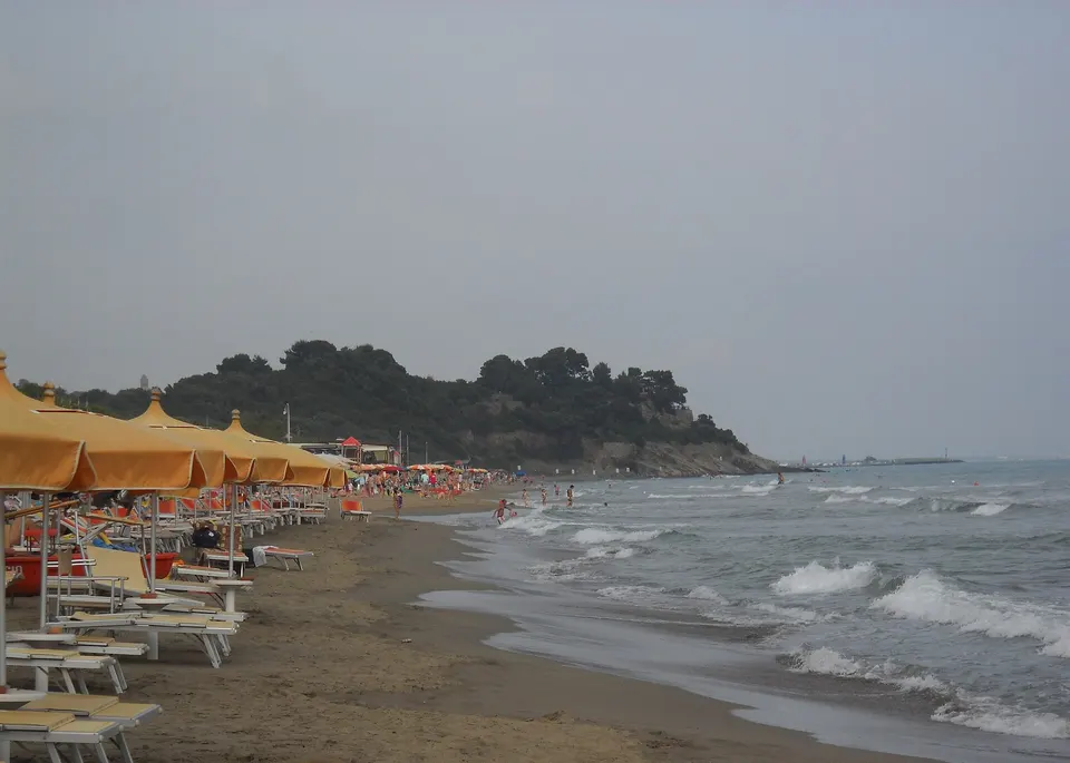 Beach of Riva del Sole, with view of Punta Capezzolo
