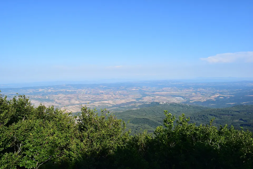 Veduta della Val d'Orcia dalla vetta del Monte Amiata